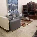 شقق مفروشة وغير مفروشة